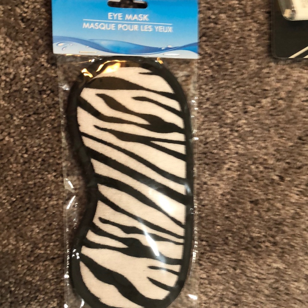 Eye mask black and white